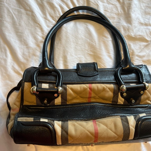 Burberry Tote - Picture 5 of 9